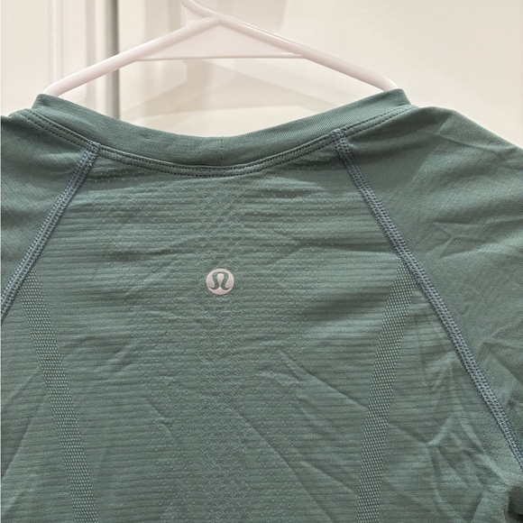 Lululemon Swiftly Size 2 - Picture 4 of 7